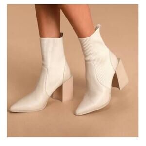 Steve Madden Women's Tackle Ankle Boot bone leather size 9.5 minor scuff heel